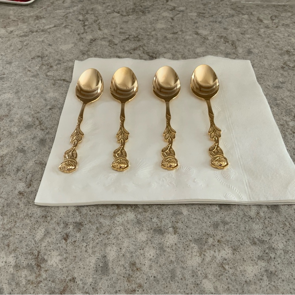 Elegant Gold Floral Spoons Set